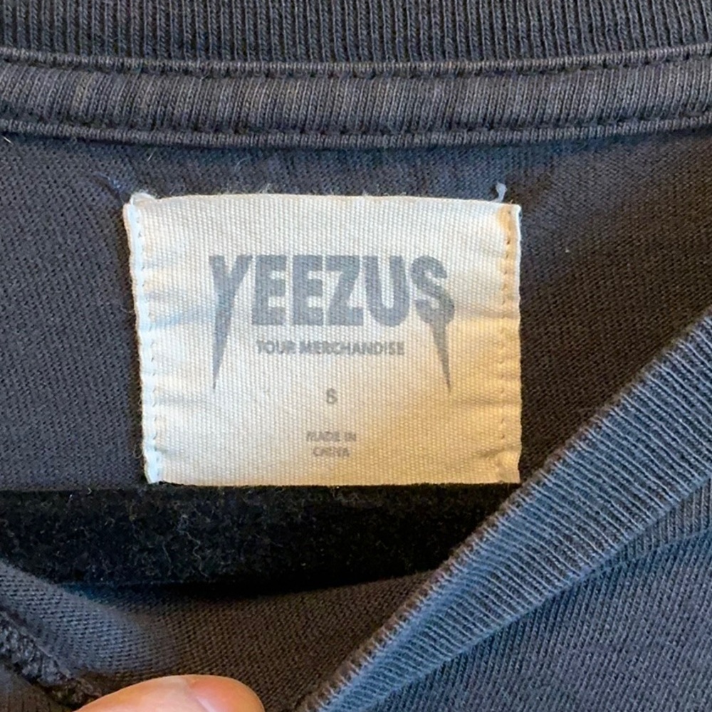 Yeezy Black Graphic Tee with Skull Headdress Print vtg - Picture 2 of 10